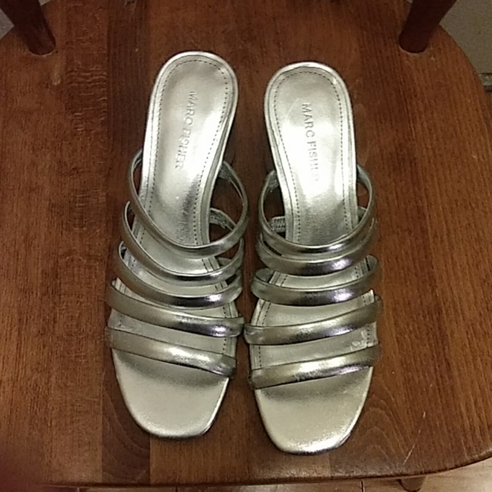 Marc fisher sandals with heel 9M